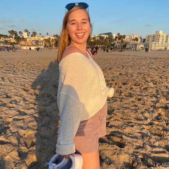 Meet your Posher, Audrey - Picture 2 of 2